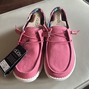 HEY DUDE SIZE USA WOMENS 8